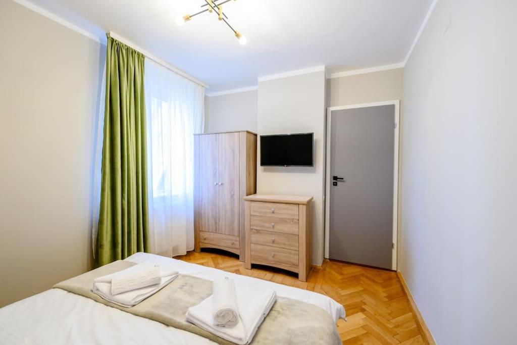 Appartement Smiling Heaven à Bucarest Extérieur photo