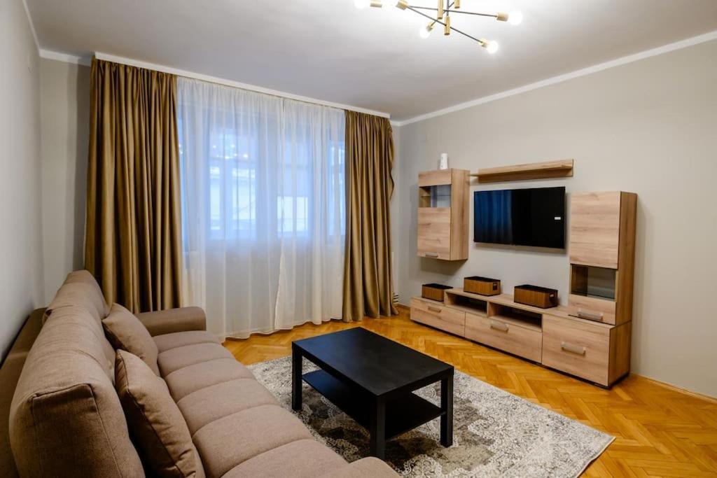 Appartement Smiling Heaven à Bucarest Extérieur photo